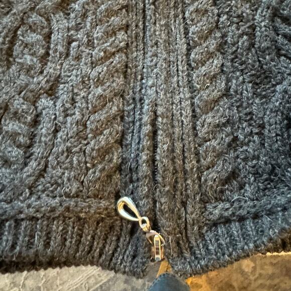 Aran Woolen Mills Batwing Jacket w/ Celtic Knot Zipper Pull Charcoal Gray M/L - Picture 7 of 10